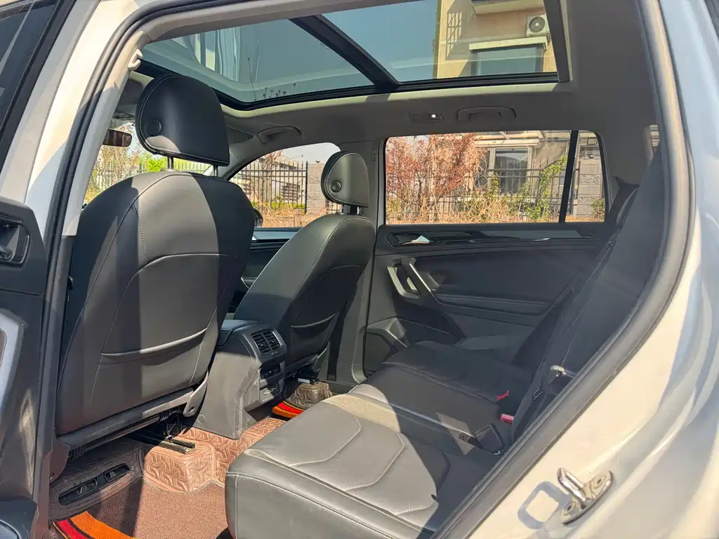 Volkswagen Tiguan L L 2019 330TSI AT Luxury VI