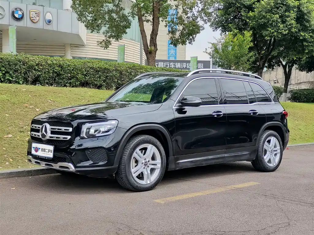 Mercedes-Benz GLB 2023