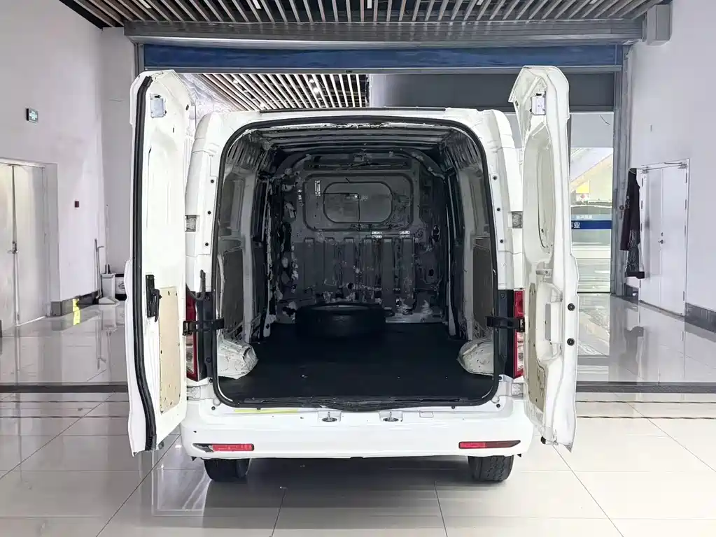 CHANGAN CROSS STAR V7 EV