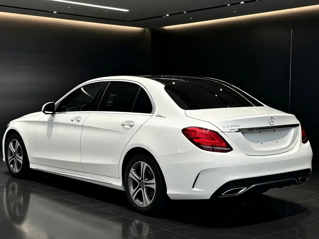 Mercedes-Benz C-Class — миниатюра 4