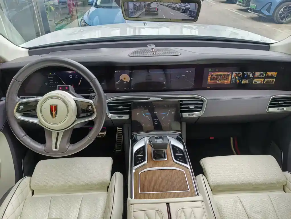 Hongqi E-HS9 2022 660km мест