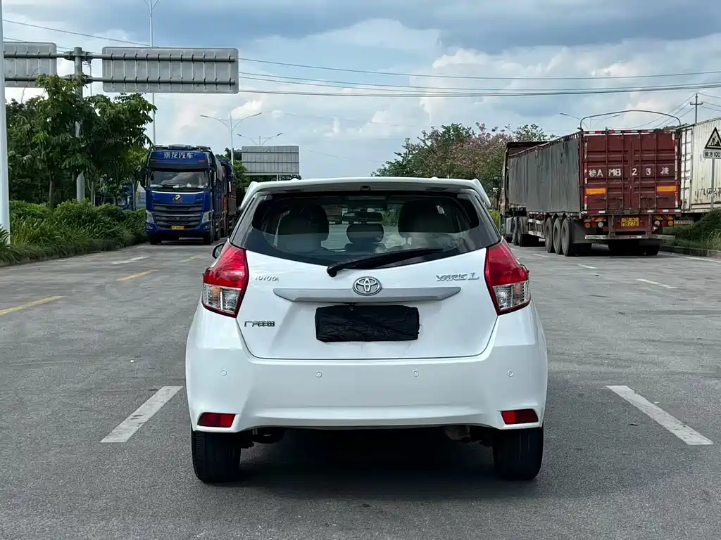 Toyota Yaris L — миниатюра 5