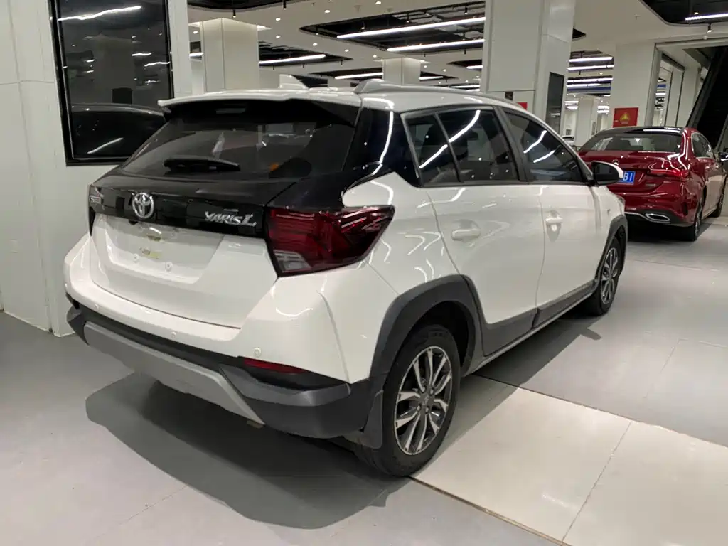Toyota Yaris L — миниатюра 7