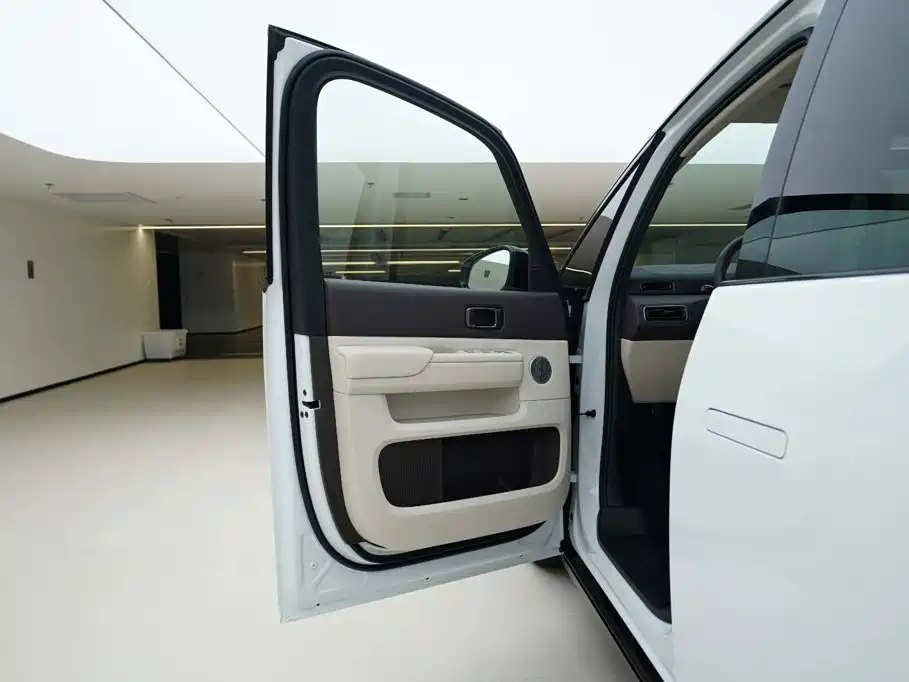 Li Auto Li MEGA — миниатюра 16