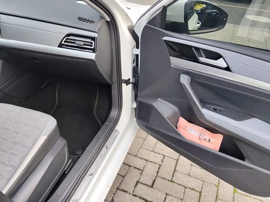 Volkswagen Lavida — миниатюра 18