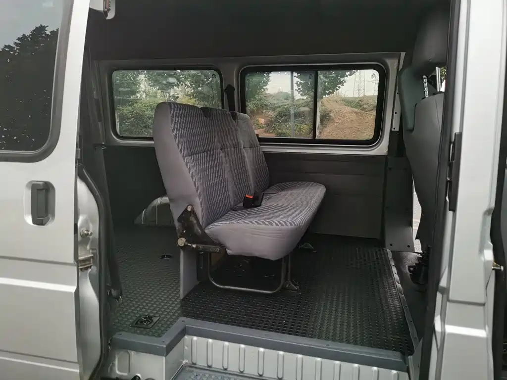 Ford Transit Classic — миниатюра 13