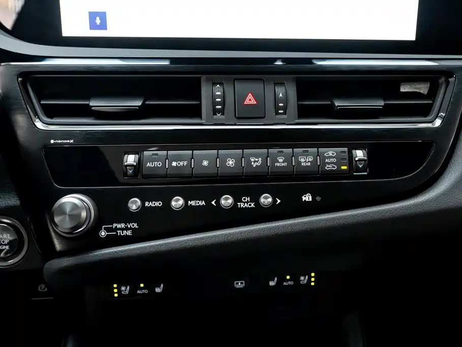 Lexus ES — миниатюра 19