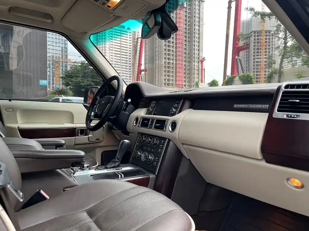 Land Rover Range Rover — миниатюра 6