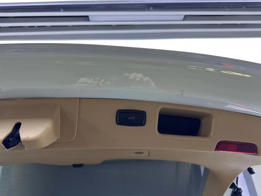 Porsche Macan — миниатюра 15