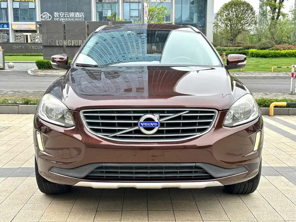 Volvo XC60 T5 Smart Drive Edition, фото 2
