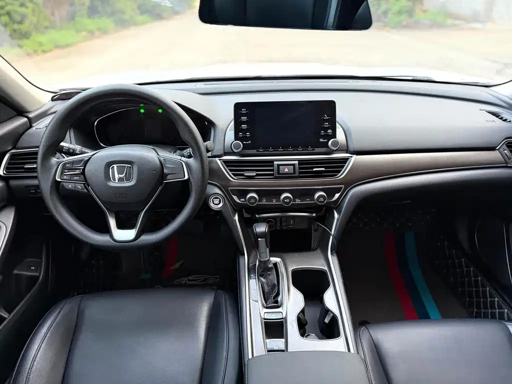 Honda Accord — миниатюра 9