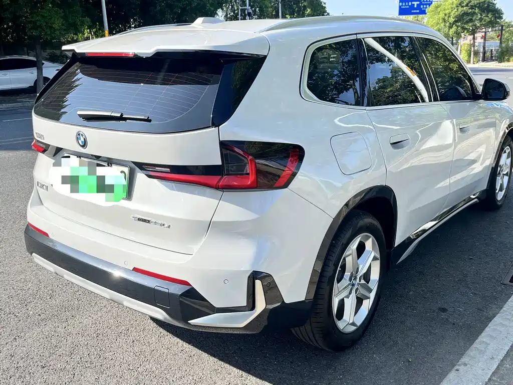 BMW iX1 — миниатюра 3