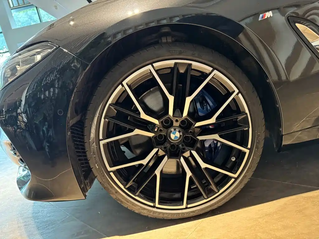 BMW 8 Series — миниатюра 16