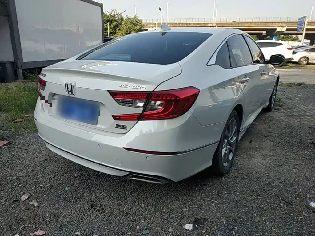 Honda Accord — миниатюра 7