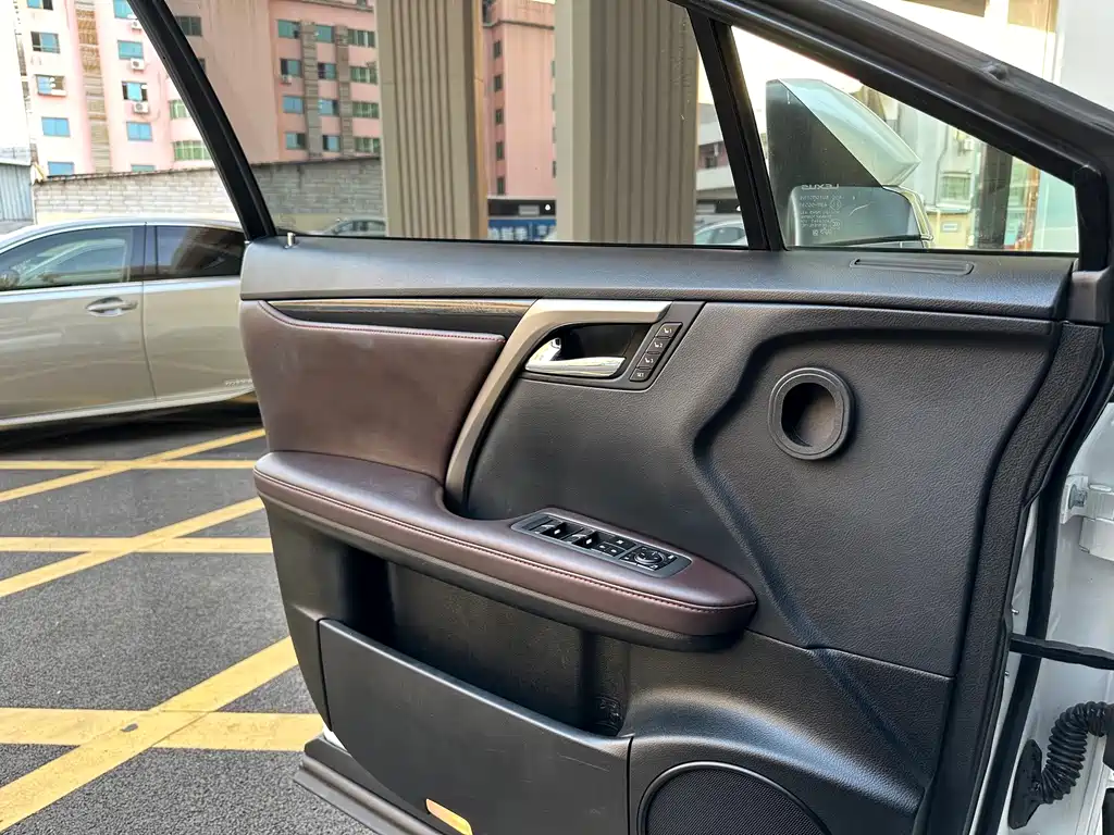 Lexus RX — миниатюра 13
