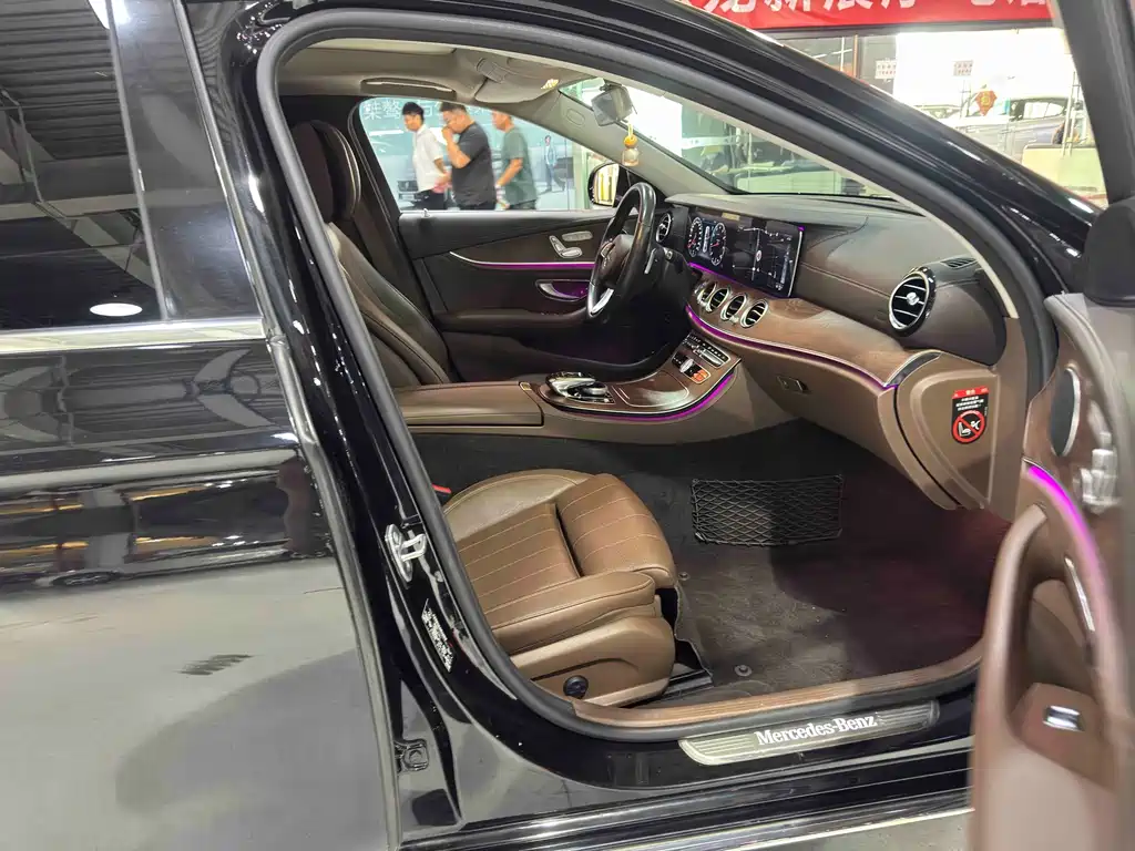 Mercedes-Benz E-Class — миниатюра 10
