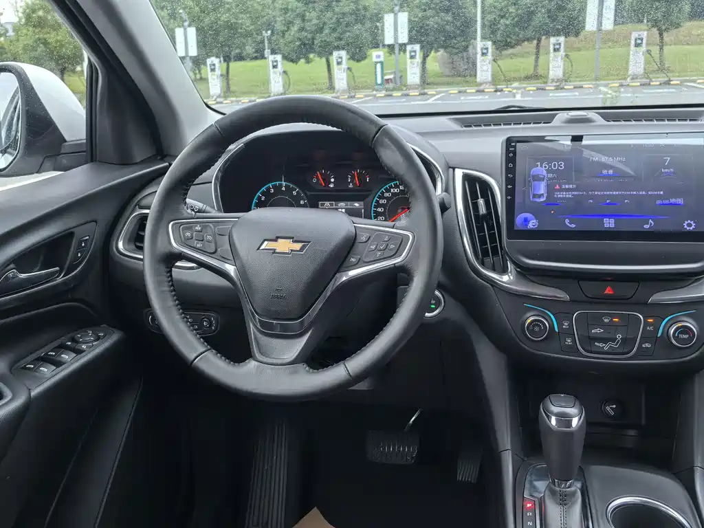 Chevrolet Equinox — миниатюра 12