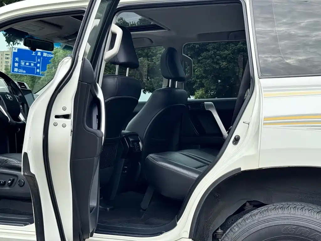Toyota Prado — миниатюра 13