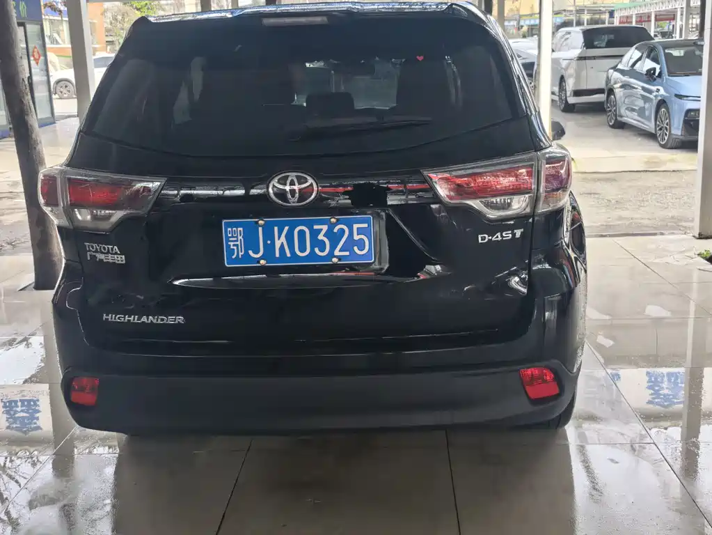 TOYOTA HIGHLANDER