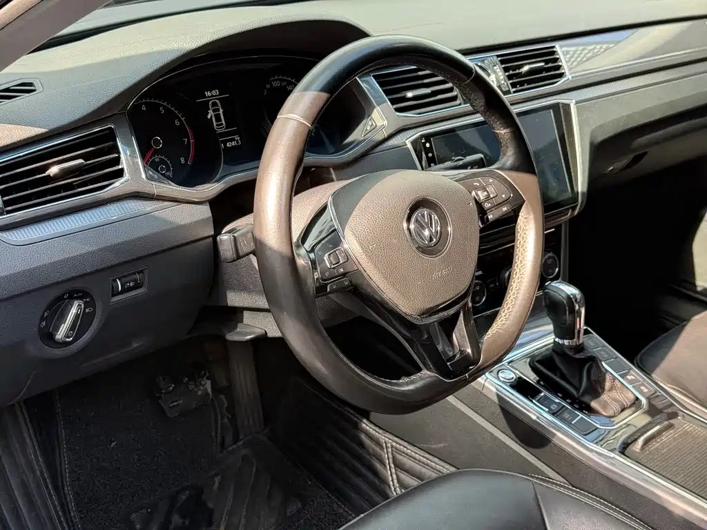 Volkswagen Passat — миниатюра 11