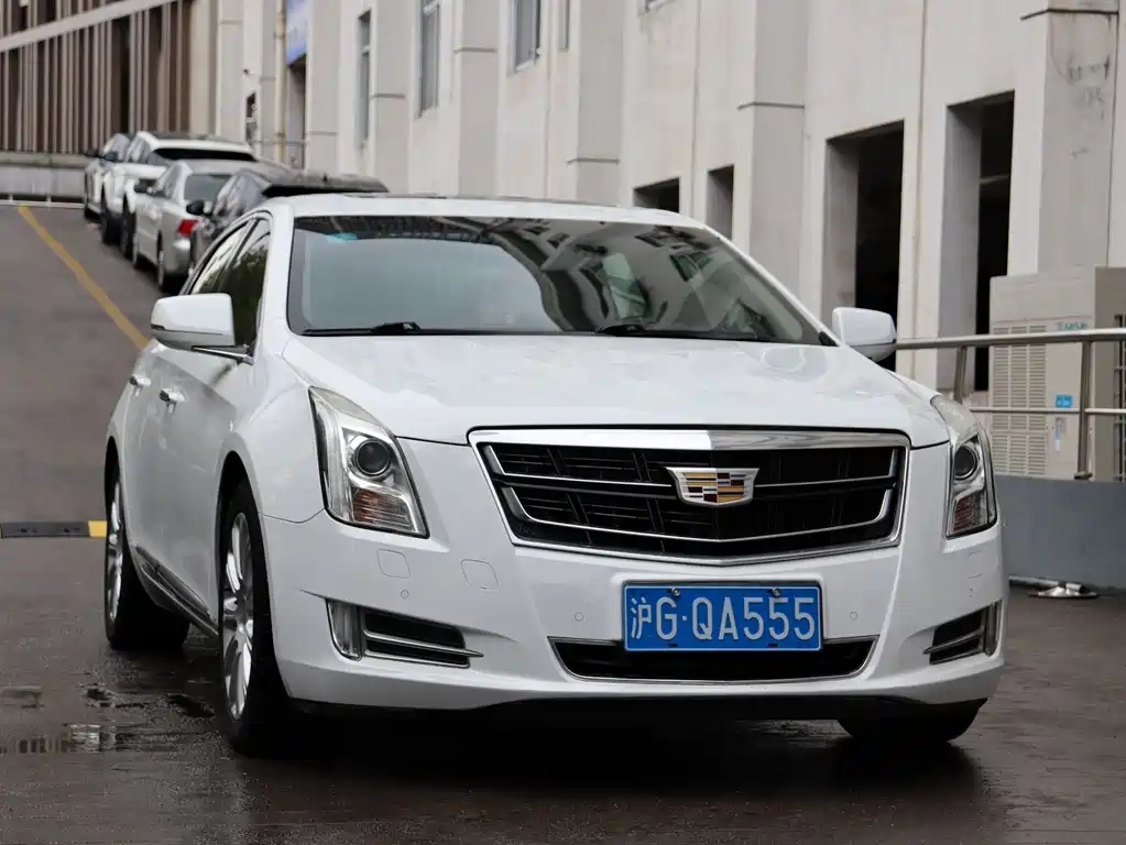 CADILLAC XTS