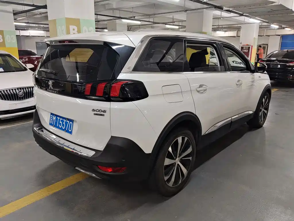 Peugeot 5008 — миниатюра 6