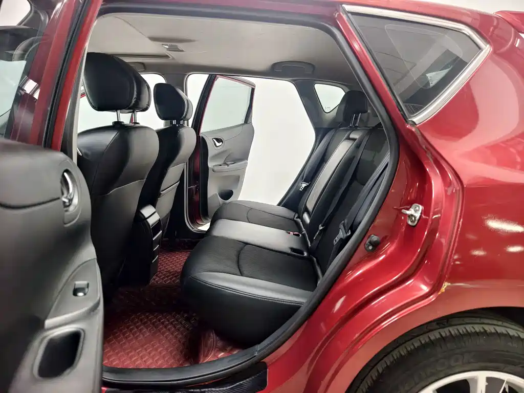 Nissan Tiida — миниатюра 13