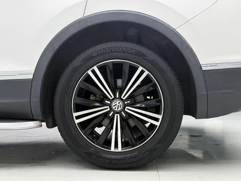 Volkswagen Tiguan L — миниатюра 20