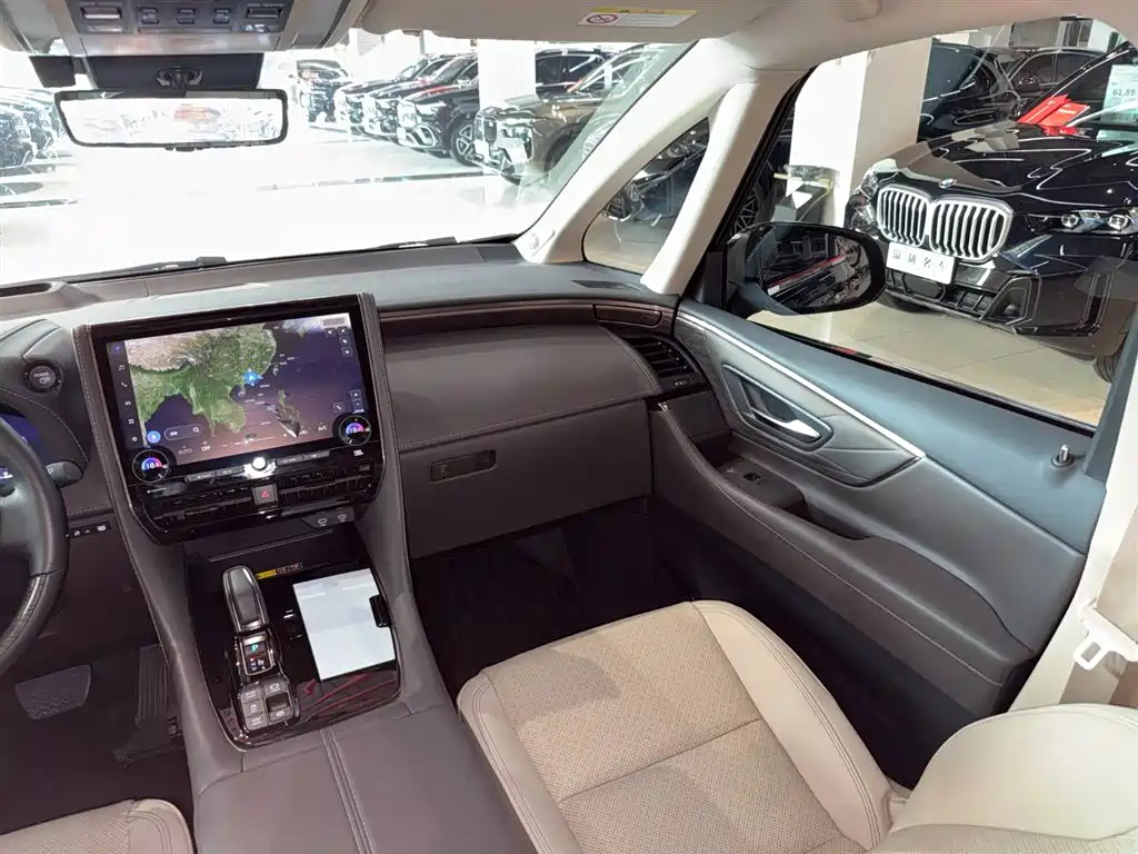 Toyota Alphard — фотографии объявления, Фото 37