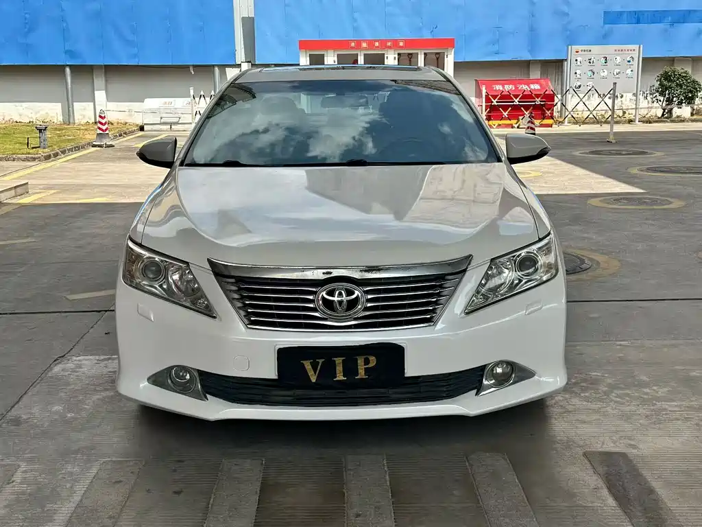 Toyota Camry — миниатюра 2