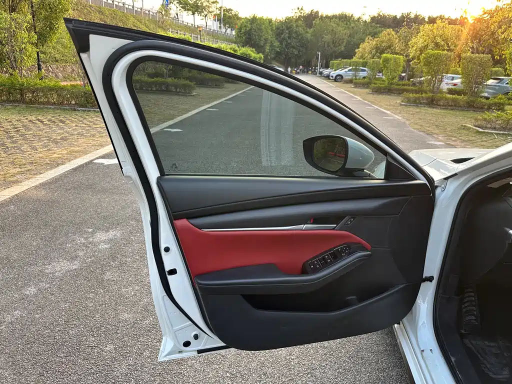 Mazda 3 Axela — миниатюра 7