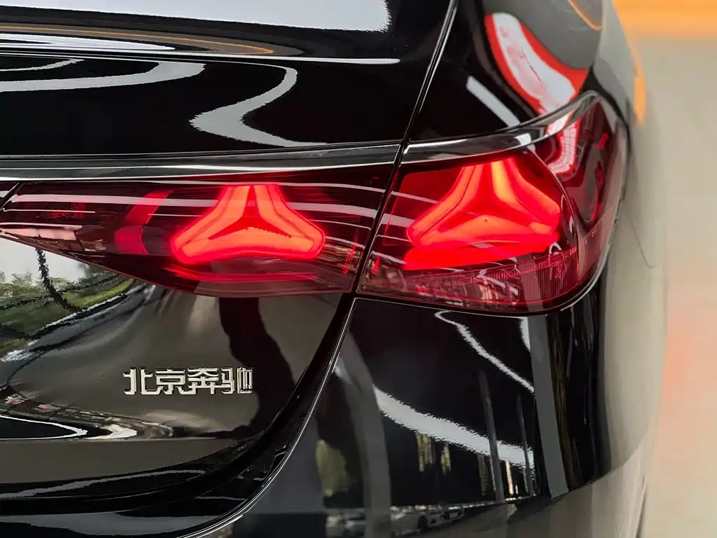 Mercedes-Benz E-Class — миниатюра 15