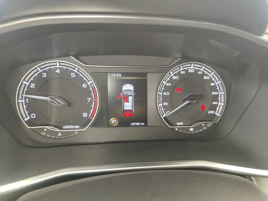 Geely Binyue — миниатюра 12