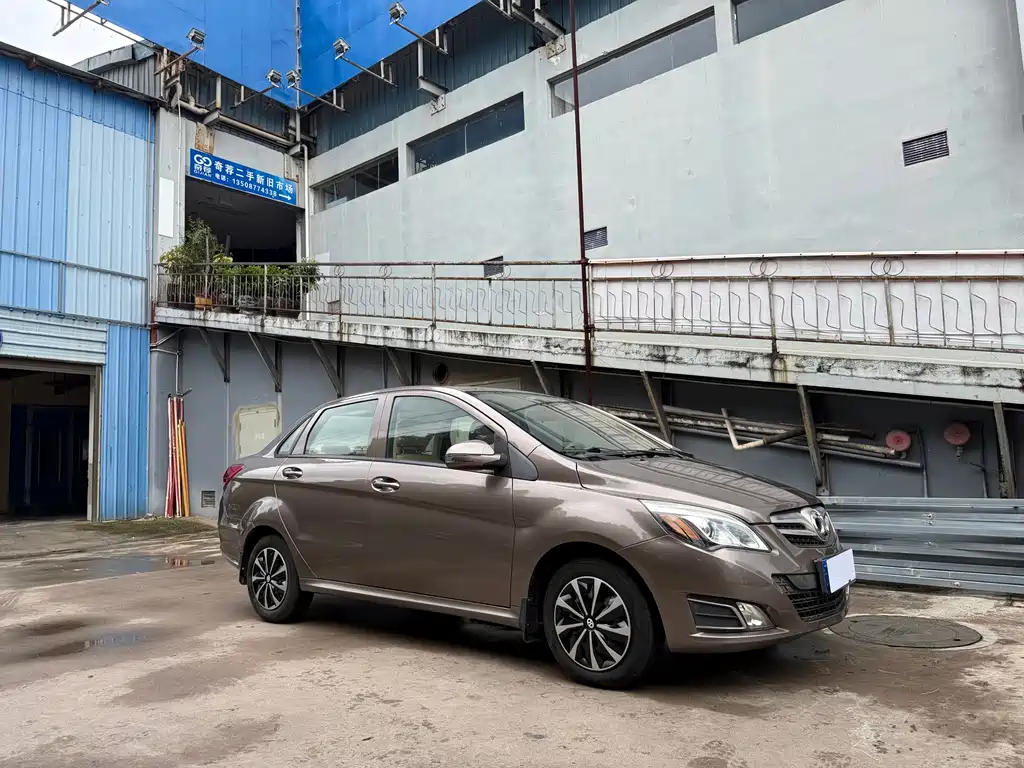 BAIC E-Series — миниатюра 3