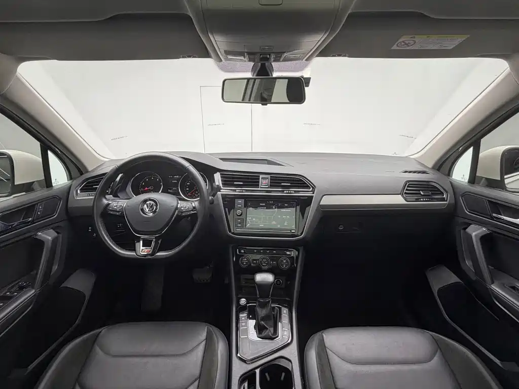 Volkswagen Tiguan L — миниатюра 11