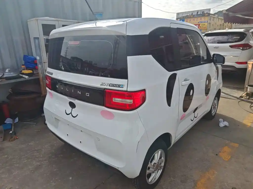 Wuling MINIEV — миниатюра 7