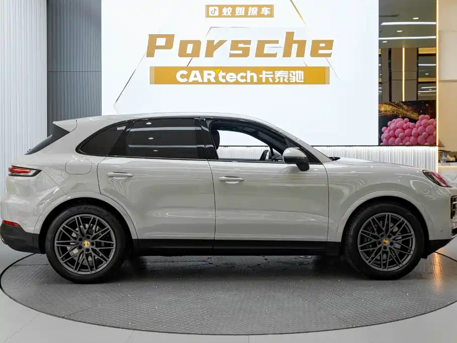Porsche Cayenne — миниатюра 4