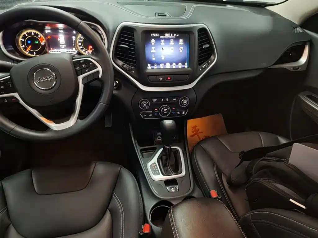 Jeep Cherokee — миниатюра 14