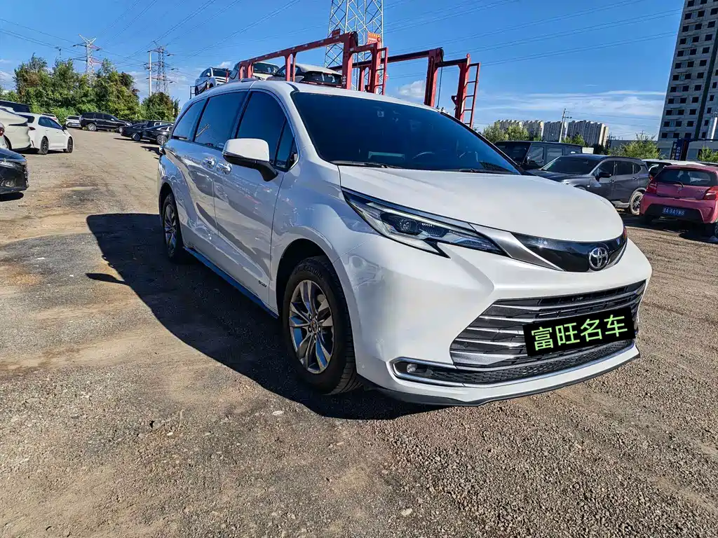 Toyota Sienna — миниатюра 3