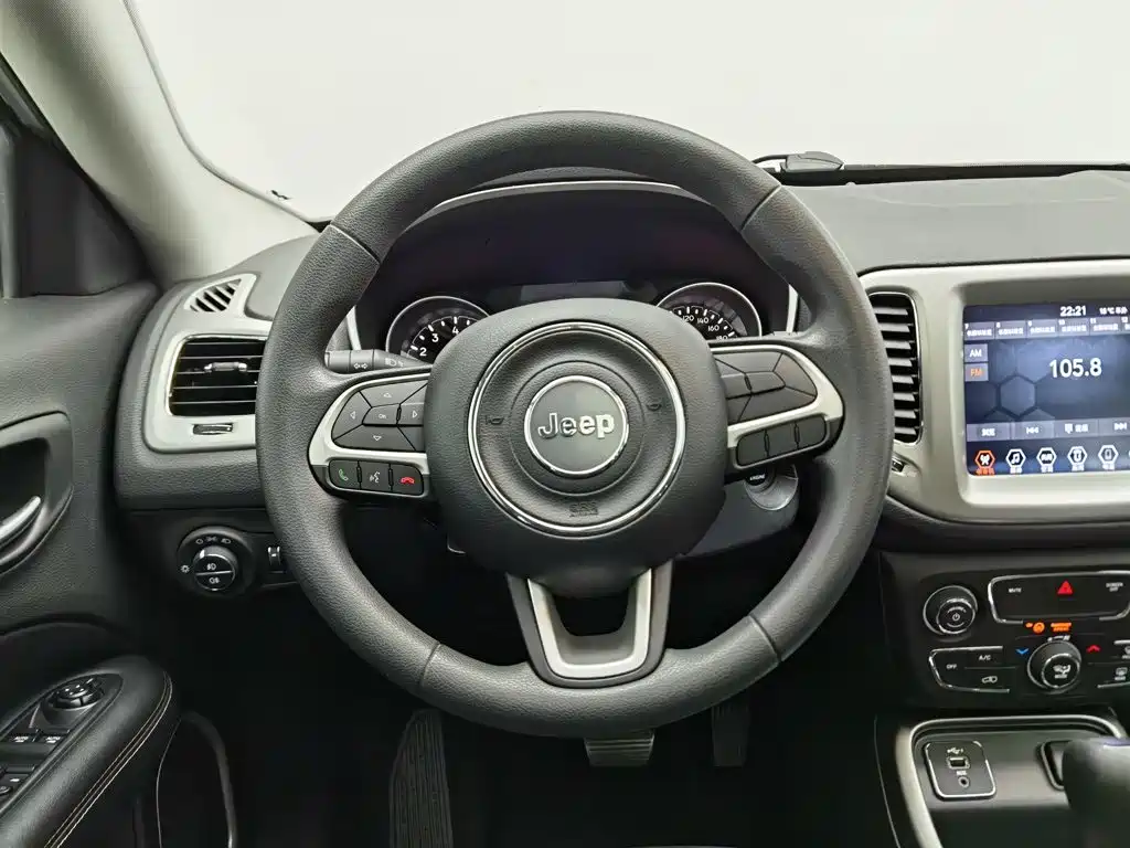Jeep Compass — миниатюра 11