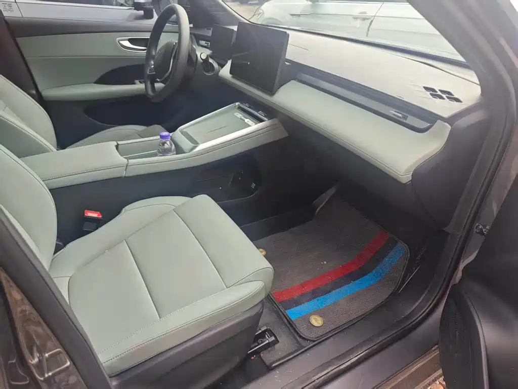 Roewe Young Wai D6 — миниатюра 11