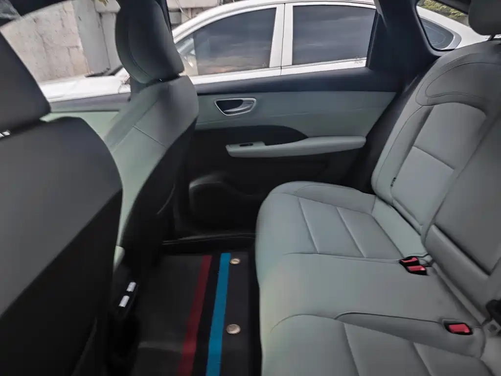 Roewe Young Wai D6 — миниатюра 16