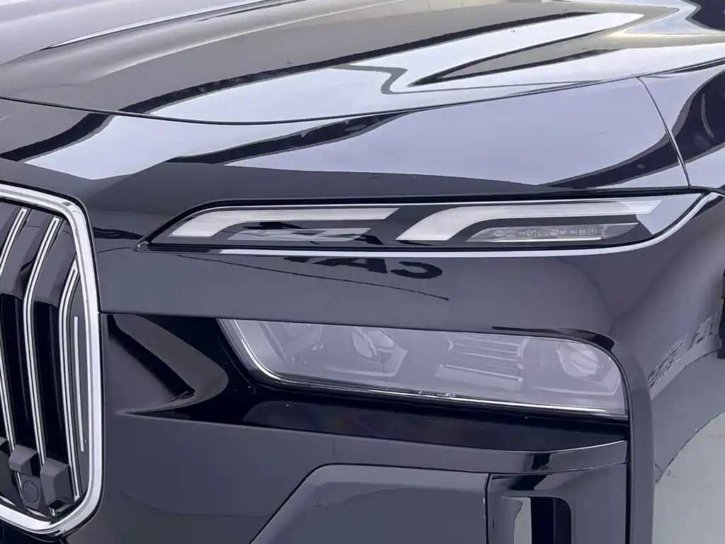 BMW 7 Series — миниатюра 12