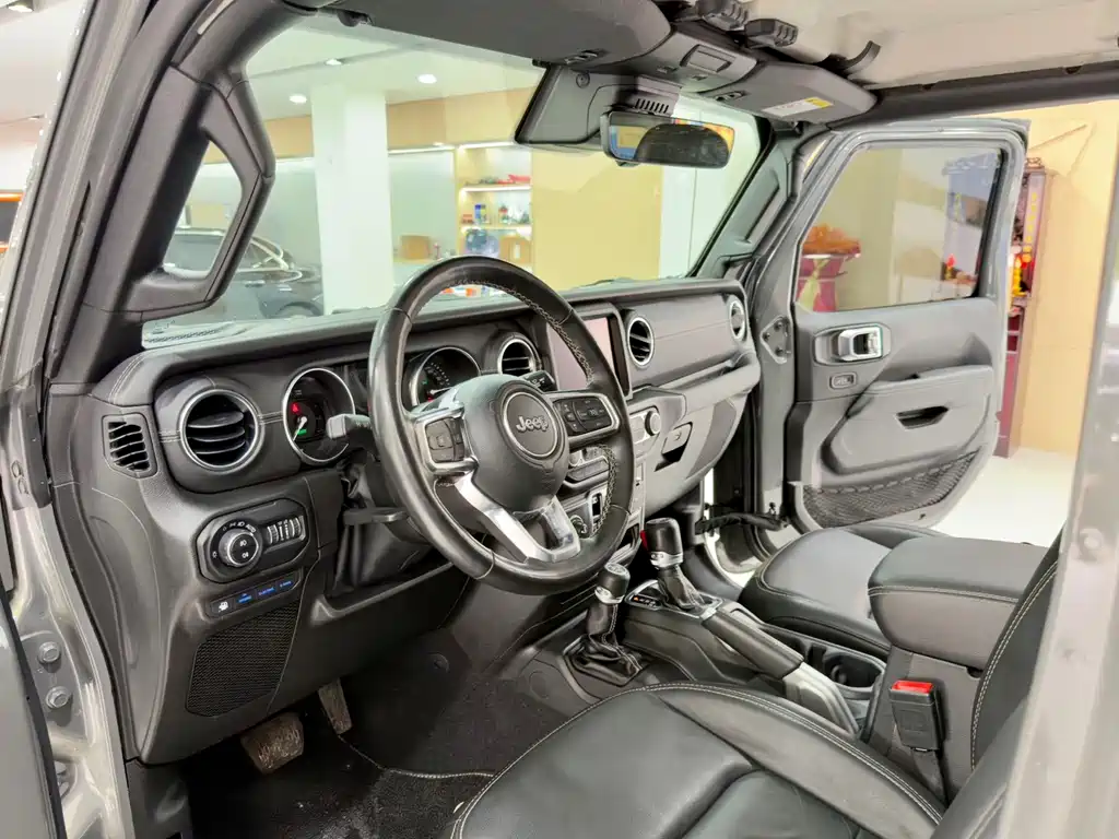 Jeep Wrangler PHEV — миниатюра 4