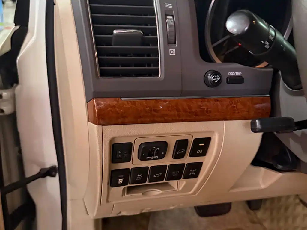 Toyota Land Cruiser — миниатюра 10