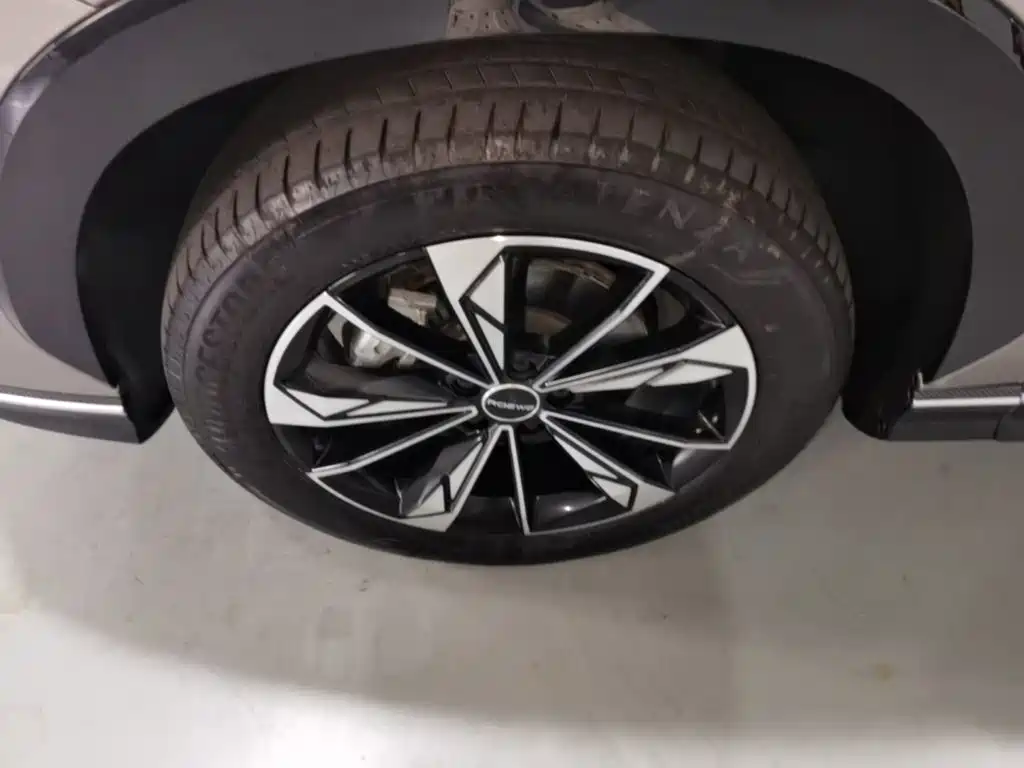 Roewe RX5 New Energy — миниатюра 23