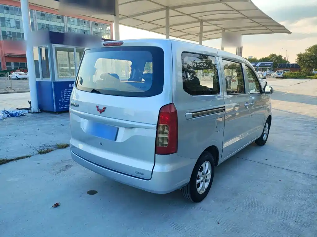 Wuling Hongguang V — миниатюра 7