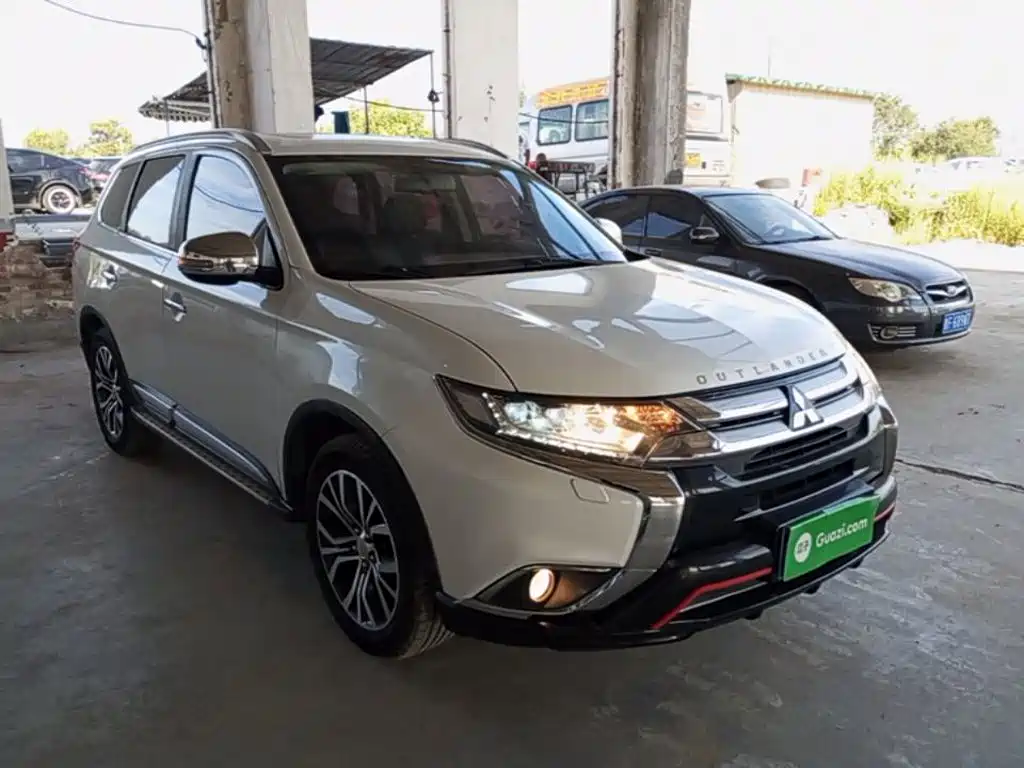 Mitsubishi Outlander — миниатюра 4