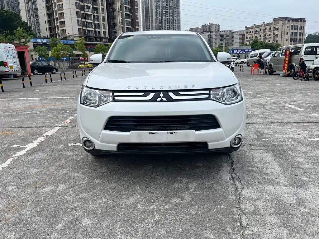 Mitsubishi Outlander (Import) — миниатюра 3