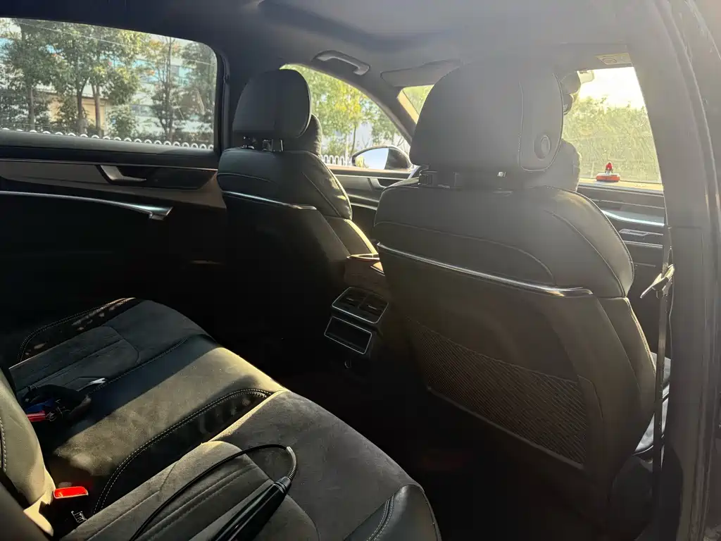 Audi A6L — миниатюра 3